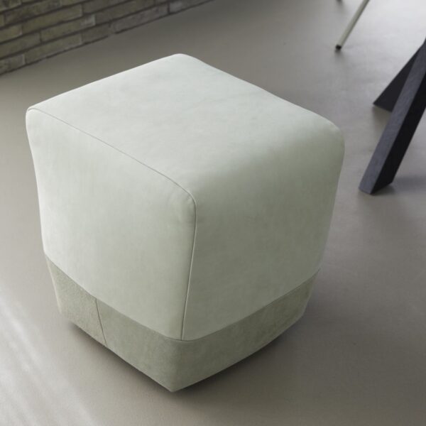 Berry Pouffe