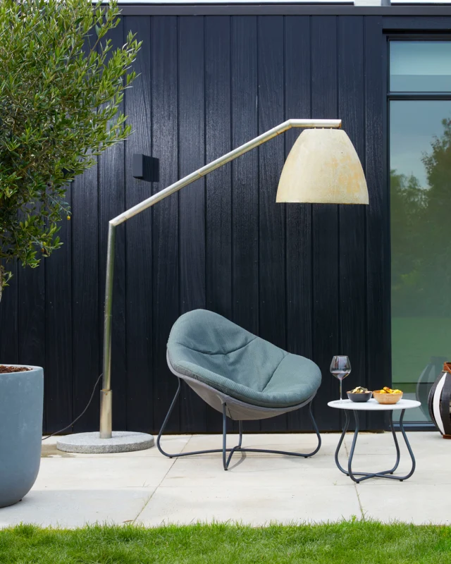 Op zoek naar het perfecte buitengevoel? 🌞 Onze outdoorcollectie brengt iconische binnen klassiekers naar buiten. Modellen zoals de Hidde, Gigi en Gustav Outdoor zijn gebaseerd op onze geliefde indoor fauteuils — nu uitgevoerd in hoogwaardige, weerbestendige materialen. Zo combineer je vakmanschap, duurzaamheid en ongeëvenaard comfort met het vrije gevoel van buiten leven. 🌿✨
Ontdek de collectie en creëer jouw ideale tuinsetting!

#LabelVandenberg #OutdoorLiving #Tuinmeubels #Buitenleven #DuurzaamDesign #ZonEnComfort #Tuininspiratie #Weerbestendig #DesignFurniture #DutchDesign #StijlvolBuiten #Vakmanschap #ZomerTijd
